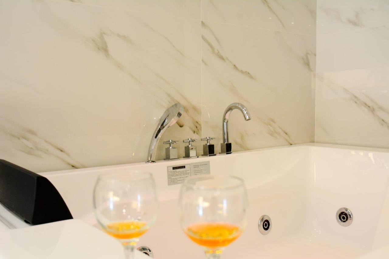 Dafni Luxury Suites アテネ エクステリア 写真