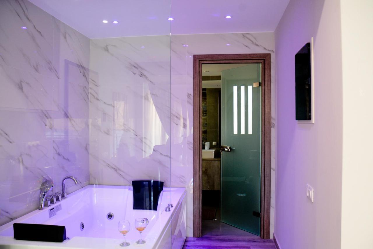 Dafni Luxury Suites アテネ エクステリア 写真