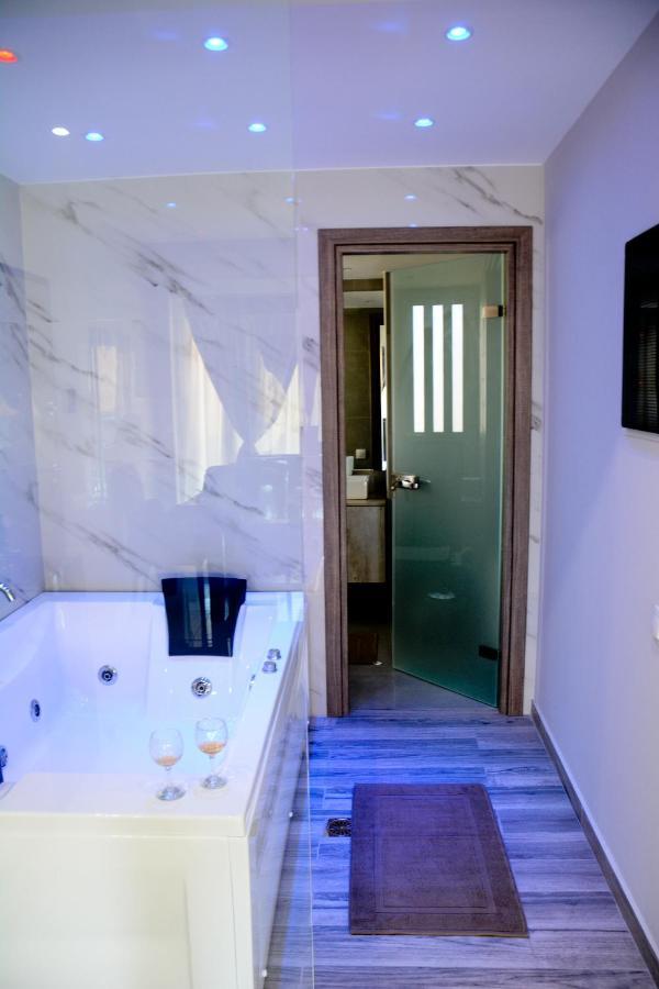 Dafni Luxury Suites アテネ エクステリア 写真