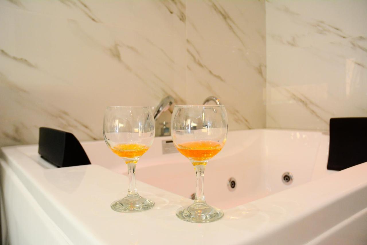 Dafni Luxury Suites アテネ エクステリア 写真